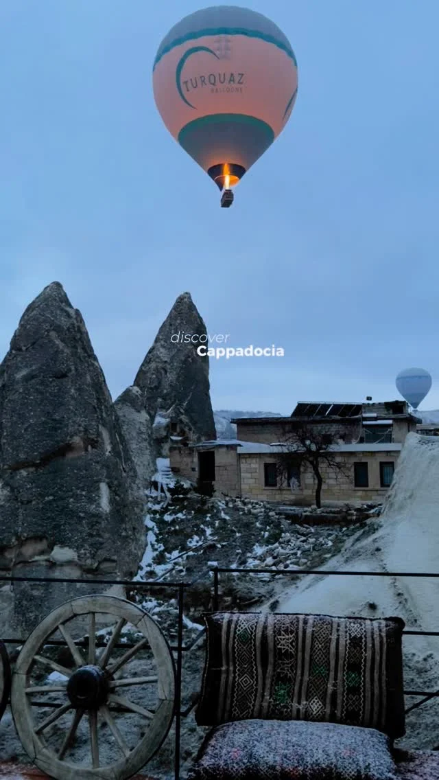 Cappadocia is more than beautiful sunrises and breathtaking air balloons. Discover this incredible region in Turkey with our best local tips to make the most of your stay! 

—

Capadocia es mucho más que amaneceres preciosos e impresionantes globos aerostáticos. ¡Descubre esta increíble región de Turquía con nuestros mejores consejos locales para aprovechar al máximo tu estancia! 

#cappadocia #kapadokya #turkey #turkiye #travel #tourism #traveltheworld #traveltips #traveldesign #likeslocal